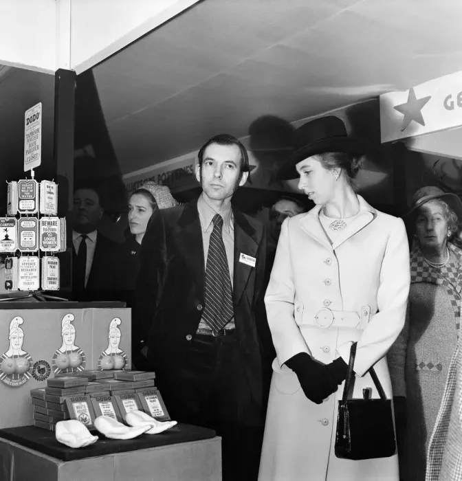 Framed Print : Princess Anne visits a gift fair in Blackpool, Lancashire. 3rd February 1971 Framed Print : Princess Anne visits a gift fair in Blackpool, Lancashire. 3rd February 1971