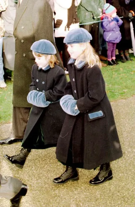 Framed Print : Princess Beatrice and Princess Eugenie wrap up warm in matching outfits to keep out