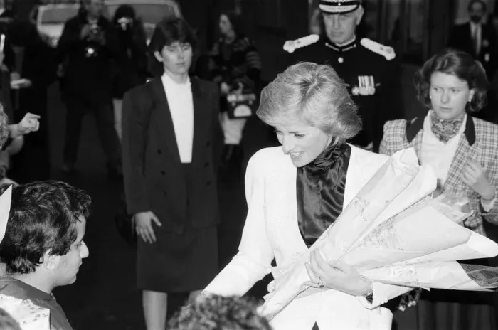 Framed Print : Princess Diana, arrives to officially open Acorns Childrens Hospice