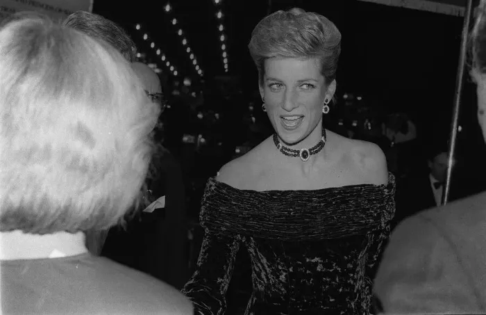 Framed Print : Princess Diana attending the Royal Film Premiere of The Last Emperor'in 1988 Framed Print : Princess Diana attending the Royal Film Premiere of The Last Emperor'in 1988