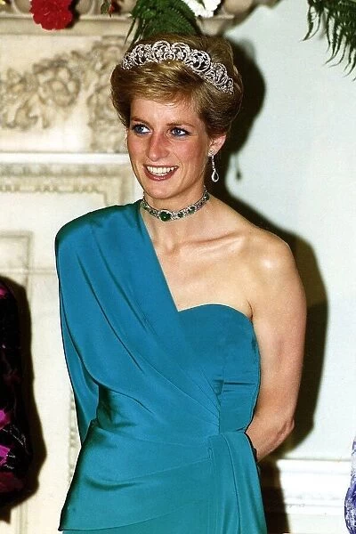 Princess Diana attends a banquet at Mansion House hosted by #21384917