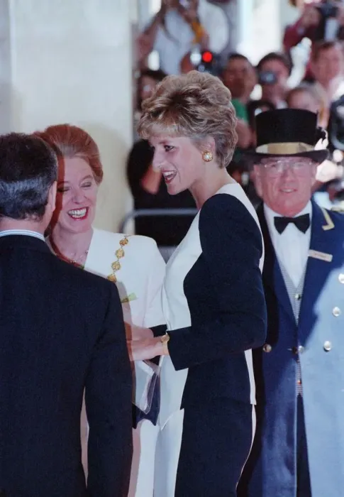Framed Print : Princess Diana at a CORE Trust fundraising lunch at the Mayfair Hotel where she made a Framed Print : Princess Diana at a CORE Trust fundraising lunch at the Mayfair Hotel where she made a