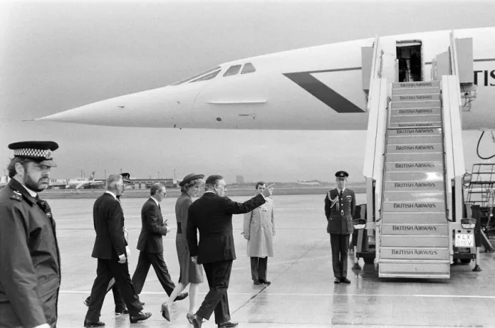 Framed Print : Princess Diana departing on Concorde from Heathrow to Vienna. 14th April 1986