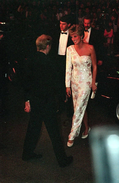 PRINCESS DIANA IN EVENING DRESS ARRIVING AT THE PREMIERE OF STEPPING OUT - 1991