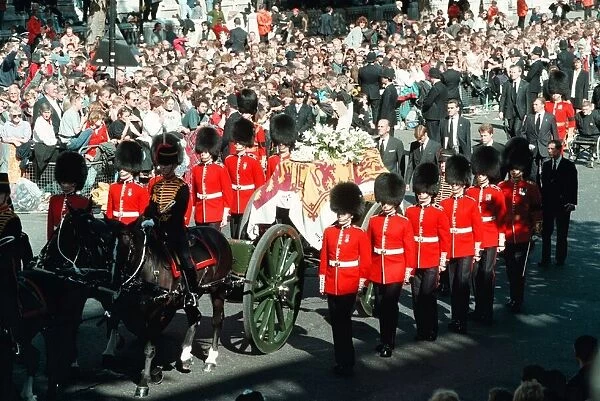 Princess Diana Funeral 6th September 1997. Coffin is taken to Westminster