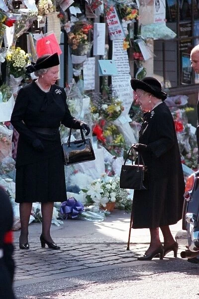 PRINCESS DIANA FUNERAL 6TH SEPTEMBER 1997 QUEEN ELIZABETH II AND THE QUEEN MOTHER