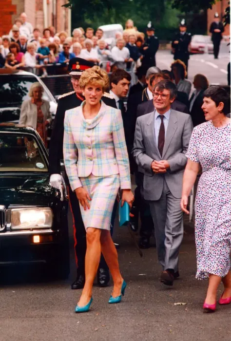 Framed Print : Princess Diana, HRH The Princess of Wales during her visit to Newcastle Upon Tyne Framed Print : Princess Diana, HRH The Princess of Wales during her visit to Newcastle Upon Tyne