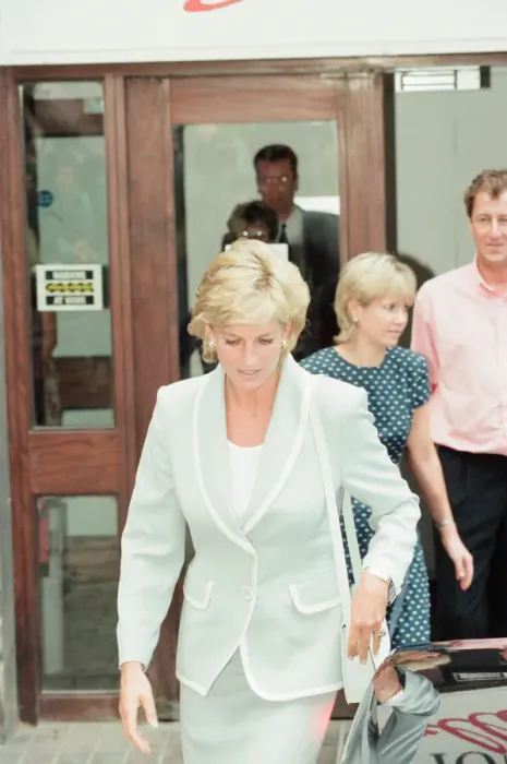 Framed Print : Princess Diana, keeps her first engagement as a divorced woman Framed Print : Princess Diana, keeps her first engagement as a divorced woman