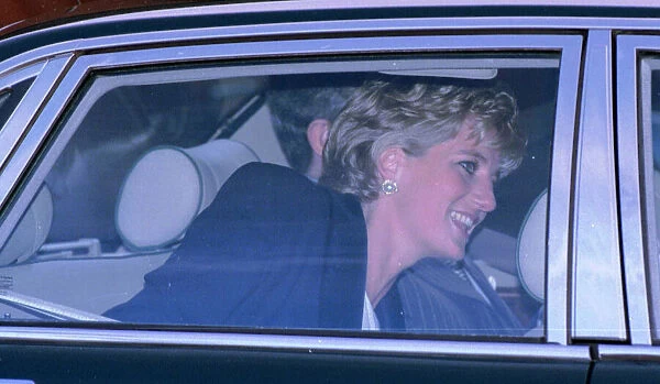 Princess Diana leaves Broadmoor Hospital in Crowthorne