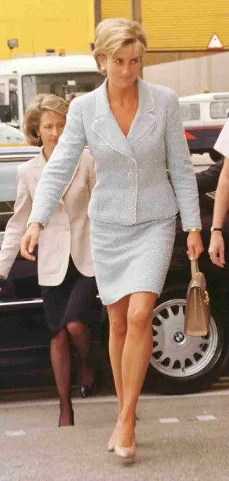 Framed Print : Princess Diana leaves Londons Heathrow Airport for Washington on the latest phase of Framed Print : Princess Diana leaves Londons Heathrow Airport for Washington on the latest phase of