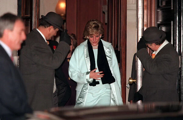PRINCESS DIANA LEAVING THE LANESBOROUGH HOTEL AFTER GIVING A STAFF CHRISTMAS LUNCH BEING