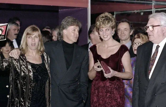 Framed Print : Princess Diana meeting Paul McCartney and his wife Linda after a performance of his