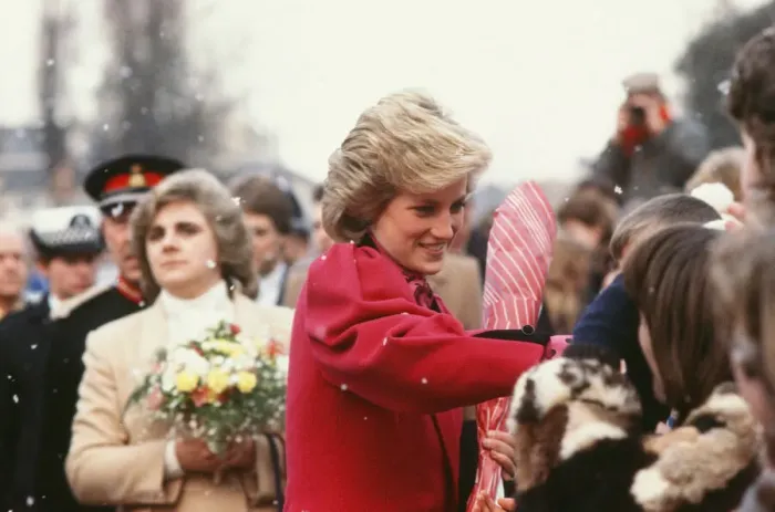 Framed Print : Princess Diana meets and greets the people of Walsall, West Midlands