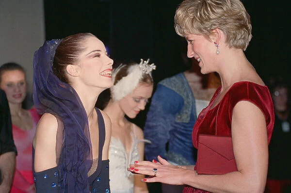 Princess Diana meets the young star ballerina Darcey Bussell (22 years old