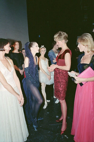 Princess Diana meets the young star ballerina Darcey Bussell (22 years old