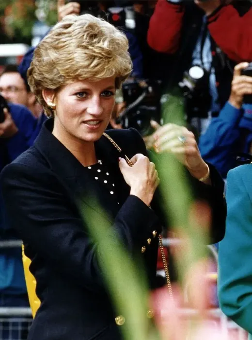 Framed Print : Princess Diana pays a visit to the West London Mission at Hinde Street Methodist church