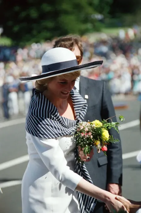 Framed Print : Princess Diana and Prince Charles on their overseas visit to Australia for Framed Print : Princess Diana and Prince Charles on their overseas visit to Australia for