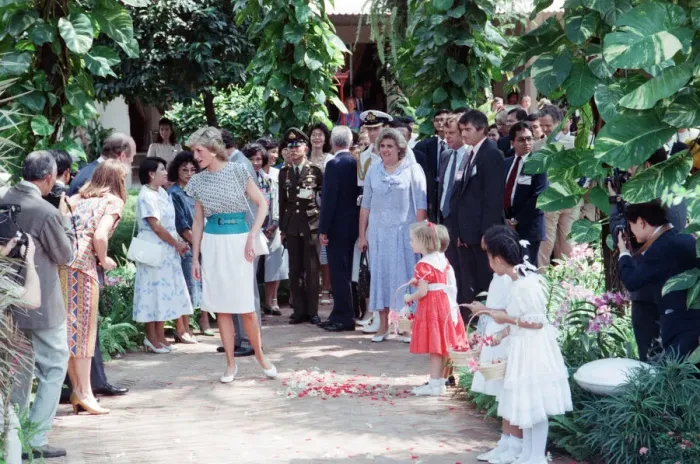 Framed Print : Princess Diana and Prince Charles on their overseas visit to Thailand