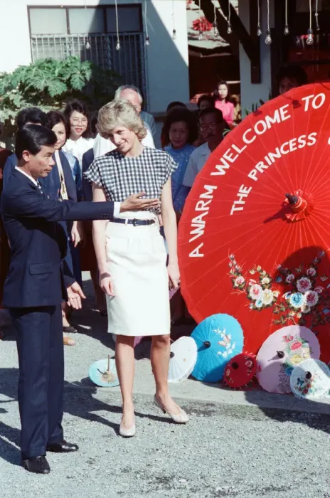 Framed Print : Princess Diana and Prince Charles on their overseas visit to Thailand