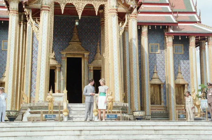 Framed Print : Princess Diana and Prince Charles on their overseas visit to Thailand