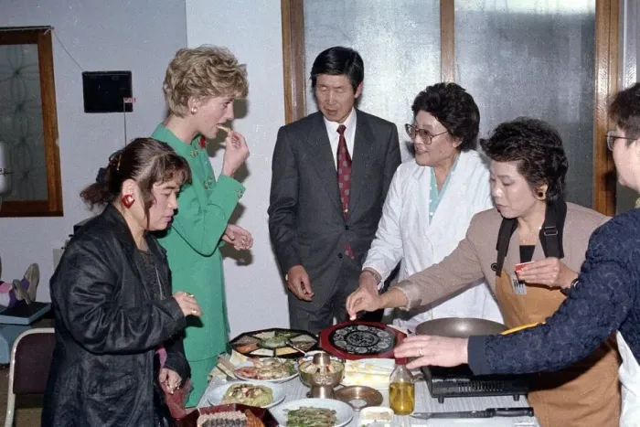 Framed Print : Princess Diana & Prince Charles Overseas Visits Korea Framed Print : Princess Diana & Prince Charles Overseas Visits Korea