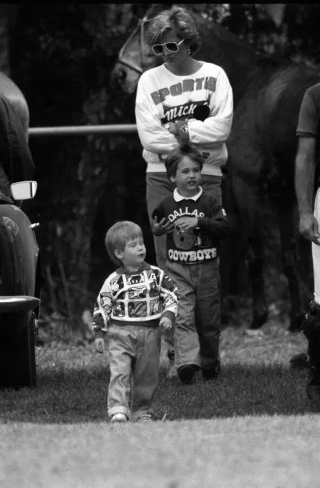 Framed Print : Princess Diana with Prince Harry and Prince William at the Polo 11 / 05 / 1987 Framed Print : Princess Diana with Prince Harry and Prince William at the Polo 11 / 05 / 1987