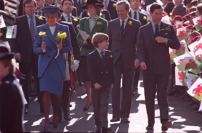 Framed Print : PRINCESS DIANA, PRINCE WILLIAM AND PRINCE CHARLES WALKING PAST FANS AS THEY ATTEND A