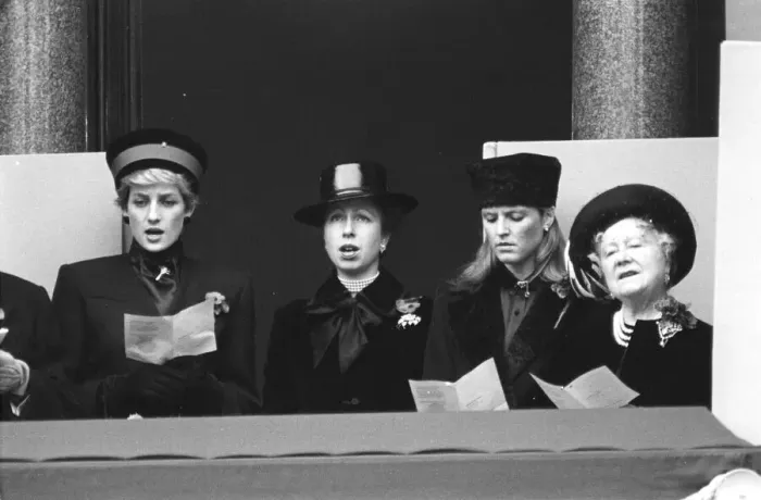 Framed Print : PRINCESS DIANA, PRINCESS ANNE, DUCHESS OF YORK AND THE QUEEN MOTHER DURING REMEMBRANCE Framed Print : PRINCESS DIANA, PRINCESS ANNE, DUCHESS OF YORK AND THE QUEEN MOTHER DURING REMEMBRANCE
