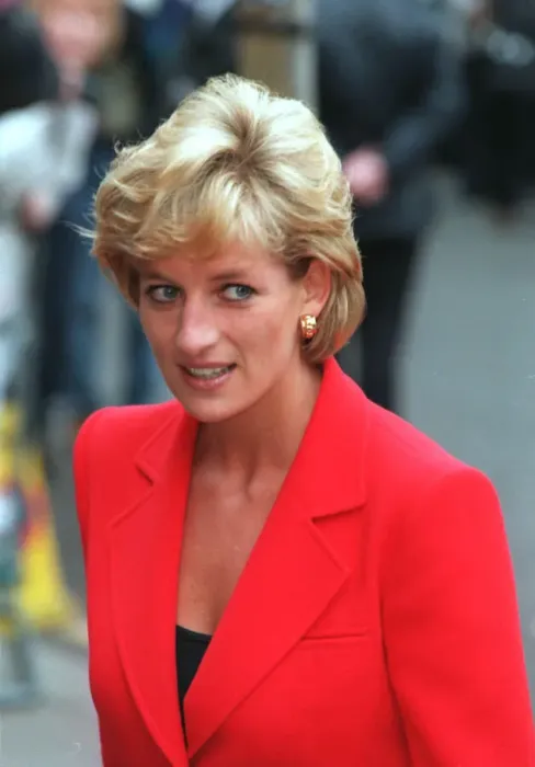 Framed Print : PRINCESS DIANA, PRINCESS OF WALES, WEARING RED JACKET ATTENDING LIGHTHOUSE CHARITY Framed Print : PRINCESS DIANA, PRINCESS OF WALES, WEARING RED JACKET ATTENDING LIGHTHOUSE CHARITY