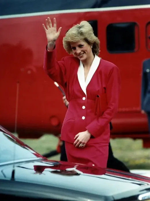 Framed Print : Princess Diana the Princess of Wales arrives in Bristol by helicopter to visit Ham Green
