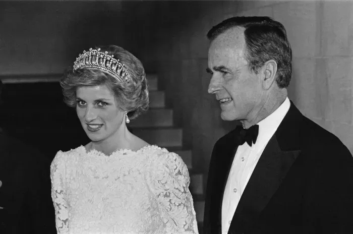 Framed Print : Princess Diana, the Princess of Wales meet Vice-President George Bush and Barbara Bush