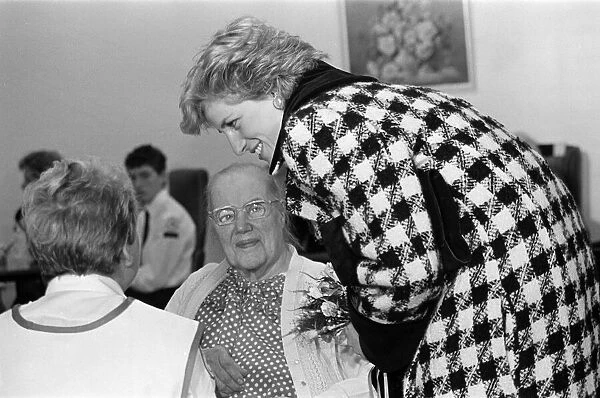 Princess Diana, Princess of Wales visits Red Cross, Middlesbrough. 18th March 1987