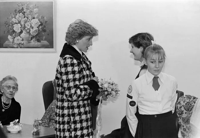 Framed Print : Princess Diana, Princess of Wales visits Red Cross, Middlesbrough. 18th March 1987
