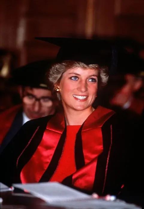 Framed Print : Princess Diana receives Honorary Fellowship of Dental Surgery at the Royal Collage of
