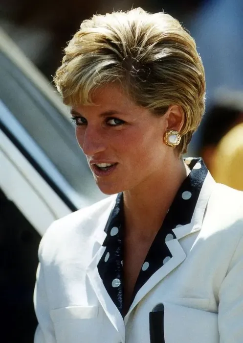 Framed Print : Princess Diana at the Royal National Orthopaedic Hospital in Stanmore, North London