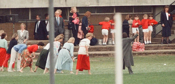 Princess Diana runs in her sons William and Harrys School Sports Day