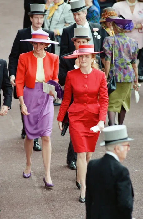 Framed Print : Princess Diana and Sarah Ferguson, the Duchess of York attend the first day of the Ascot Framed Print : Princess Diana and Sarah Ferguson, the Duchess of York attend the first day of the Ascot