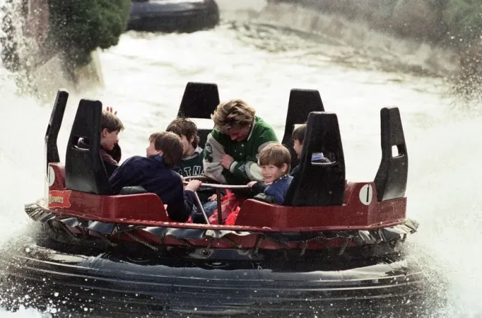 Framed Print : Princess Diana and her sons Prince Harry and Prince William at Alton Towers