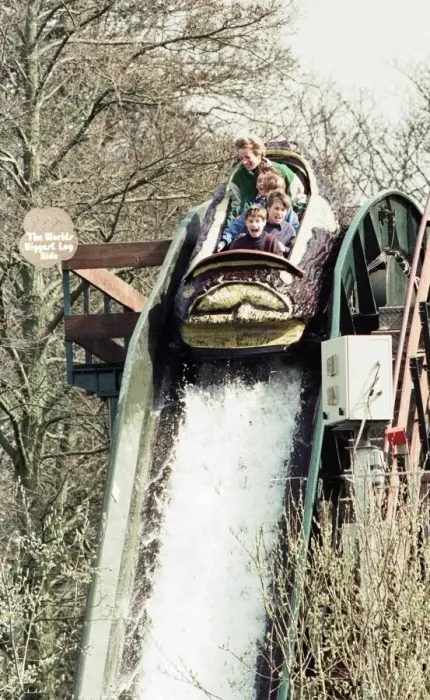 Framed Print : Princess Diana and her sons Prince Harry and Prince William at Alton Towers
