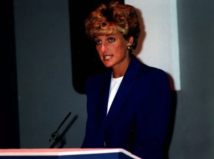 Framed Print : Princess Diana speaking at the 36th International Congress on Alcohol Framed Print : Princess Diana speaking at the 36th International Congress on Alcohol
