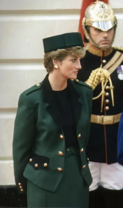 Framed Print : PRINCESS DIANA AT VICTORIA STATION WAITING FOR THE ARRIVAL OF ITALIAN PRESIDENT COSSIGA