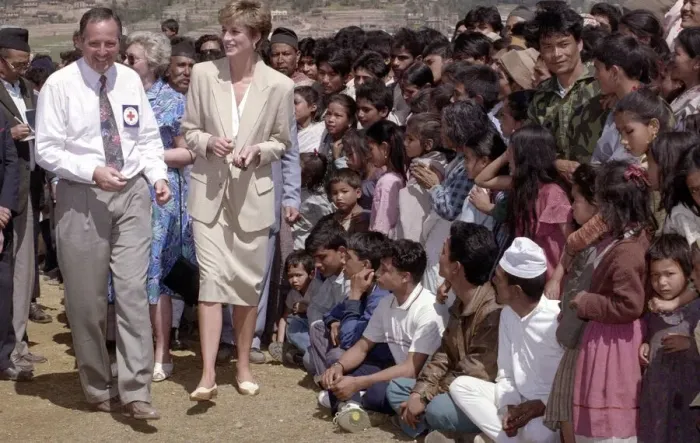 Framed Print : Princess Diana visit to Nepal, her first official solo visit abroad since the separation Framed Print : Princess Diana visit to Nepal, her first official solo visit abroad since the separation