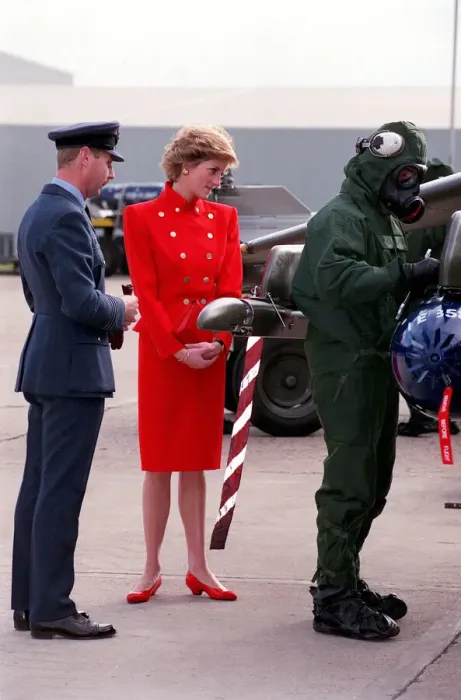 Framed Print : Princess Diana during a visit to RAF Wittering in Cambridgeshire, 25th October 1989 Framed Print : Princess Diana during a visit to RAF Wittering in Cambridgeshire, 25th October 1989
