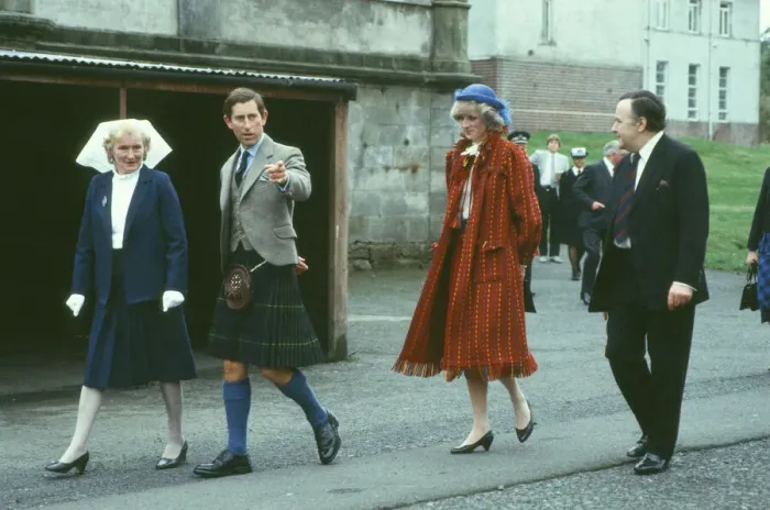 Framed Print : Princess Diana visiting Princess Louise Scottish Hospital for Limbless Sailors & Soldiers