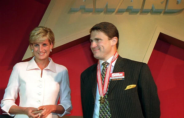 PRINCESS DIANA, WEARING WHITE SUIT, AND CHRIS MOON AT THE DAILY STAR GOLD AWARDS
