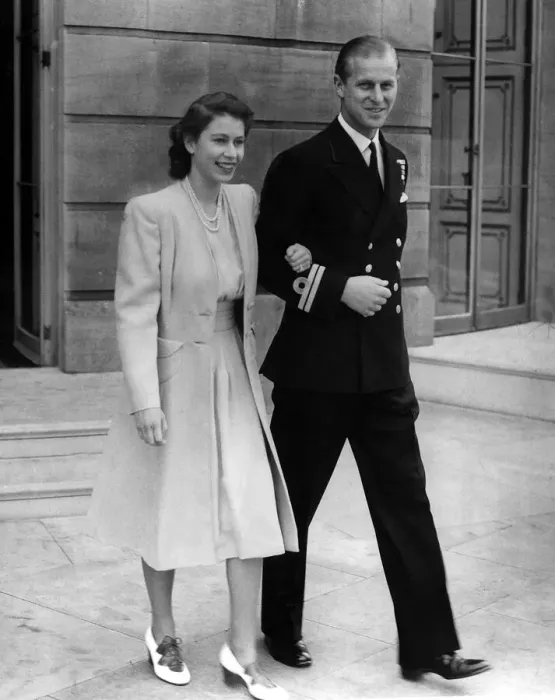 Framed Print : Princess Elizabeth and her fiance Lieutenant Philip Mountbatten announce their engagement Framed Print : Princess Elizabeth and her fiance Lieutenant Philip Mountbatten announce their engagement