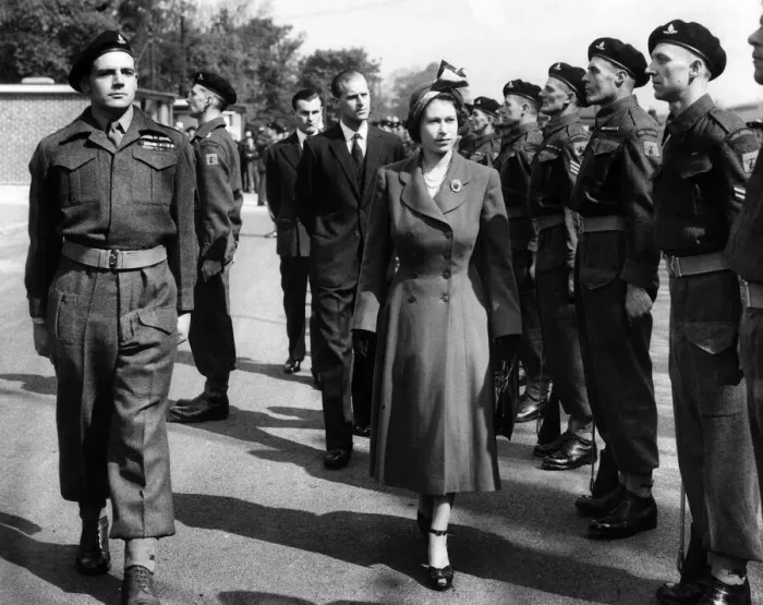 Framed Print : Princess Elizabeth (later Queen Elizabeth II) and Prince Philip Duke of Edinburgh Framed Print : Princess Elizabeth (later Queen Elizabeth II) and Prince Philip Duke of Edinburgh