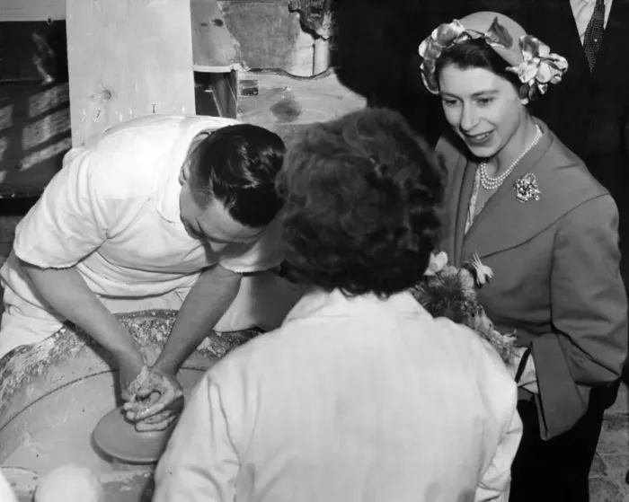 Framed Print : Princess Elizabeth (later Queen Elizabeth II) speaks to Mrs Cyples (back to camera Framed Print : Princess Elizabeth (later Queen Elizabeth II) speaks to Mrs Cyples (back to camera