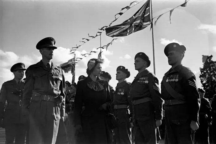 Framed Print : Princess Elizabeth tour of Devon and Cornwall. October 1949 O20665-003 Framed Print : Princess Elizabeth tour of Devon and Cornwall. October 1949 O20665-003