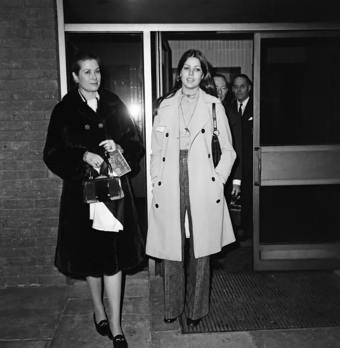 Framed Print : Princess Grace of Monaco arriving at Heathrow Airport from Nice with her daughter Framed Print : Princess Grace of Monaco arriving at Heathrow Airport from Nice with her daughter